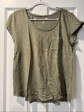 GAP Olive Green Easy Tee with Chest Pocket